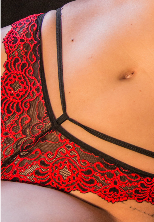 LUNE - VERMELHO E PRETO COM PEDRA TOPÁZIO 13 QUILATES